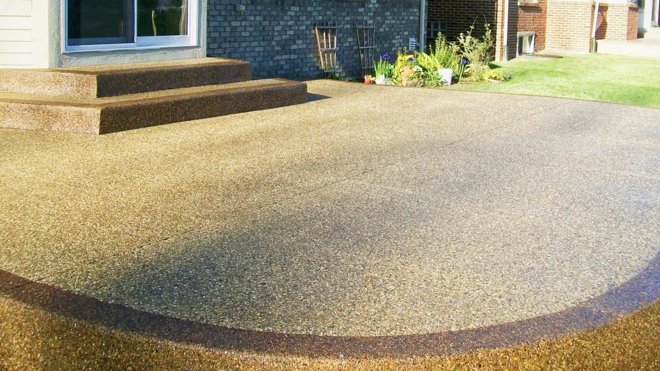 exposed aggregate concrete home front - Kenset construction Adelaide